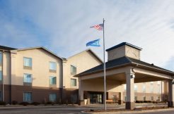 BUILDING EXTERIOR OF HOLIDAY INN EXPRESS HOTEL FOR SALE IN ILLINOIS