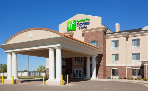 Holiday Inn Express & Suites – Minot, ND