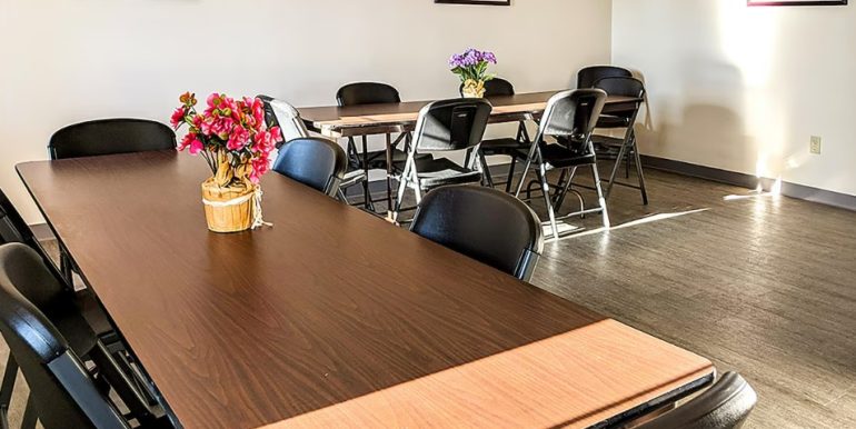 URBIA 04 - MEETING SPACE
