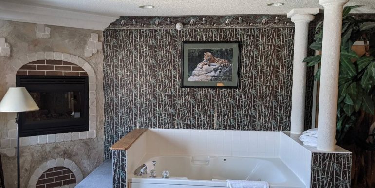 URBIA 05 - THEMED SUITE 3