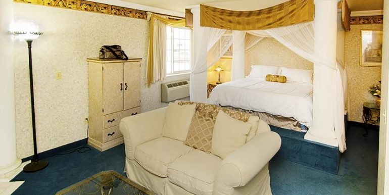 URBIA 05 - THEMED SUITE 4