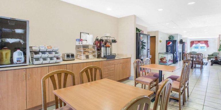 COLIA 04- BREAKFAST AREA