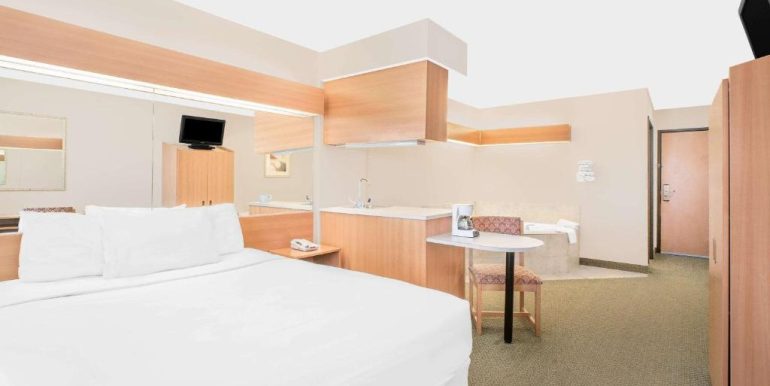 COLIA 05- JACUZZI SUITE 1