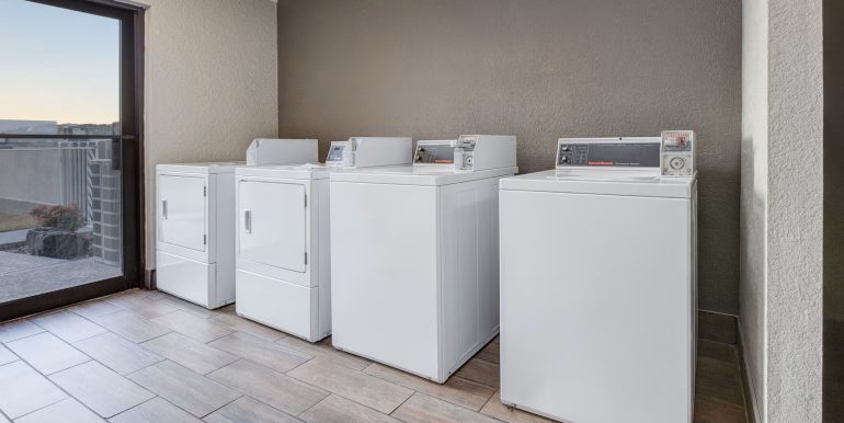 ELDAR 06-GUEST LAUNDRY