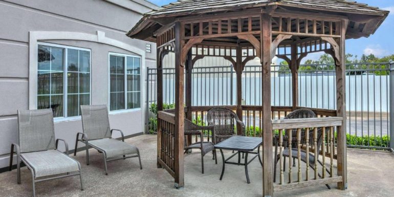 TULOKLQ - 09 PATIO AREA