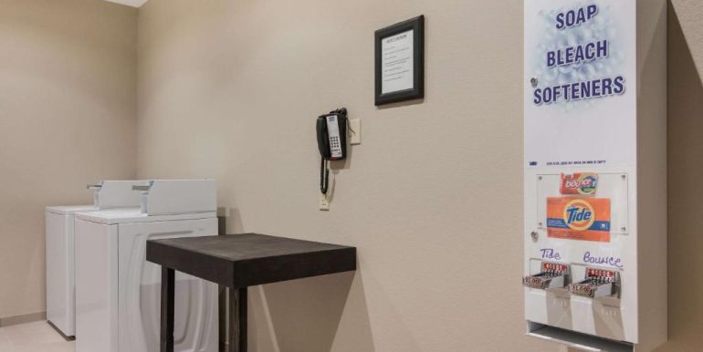 CAMARMSSI 08-LAUNDRY