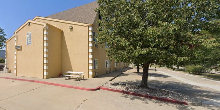 DESKS 01 - EXTERIOR 3