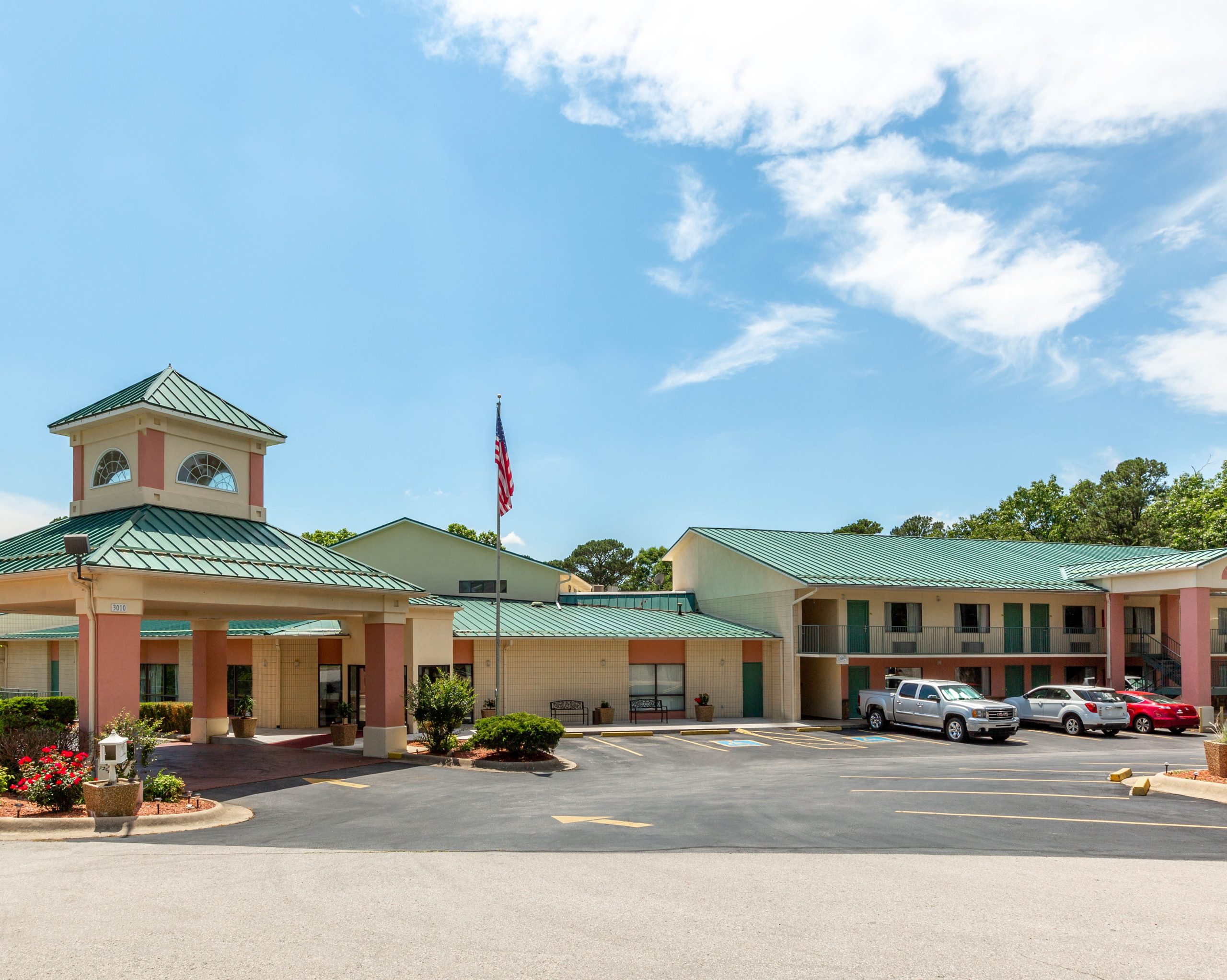 SUPER 8 IN ENCHANTING HISTORIC DESTINATION (EURAR-LD9661)