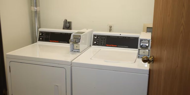 GRANEUSA 09 - LAUNDRY